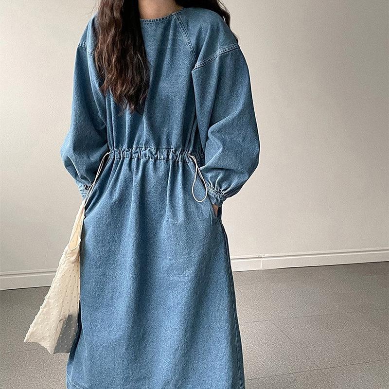 Korean Chic Retro Denim Dress: Spring/Autumn, Round Neck, Drawstring Waist, Mid-Length One Size
Korean Chic Retro Denim Dress: Spring/Autumn, Round Neck, Drawstring Waist, Mid-Length One Size