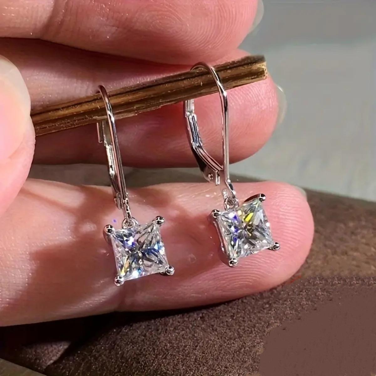 Luxury Four-Claw Set Zircon Women s Stud Earrings - Fashion OL Engagement Jewelry серебряный
Luxury Four-Claw Set Zircon Women s Stud Earrings - Fashion OL Engagement Jewelry серебряный