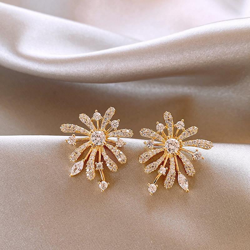 Diamond fireworks earrings light luxury high-end fashion stud earrings exquisite temperament versatile niche design earrings women
Diamond fireworks earrings light luxury high-end fashion stud earrings exquisite temperament versatile niche design earrings women