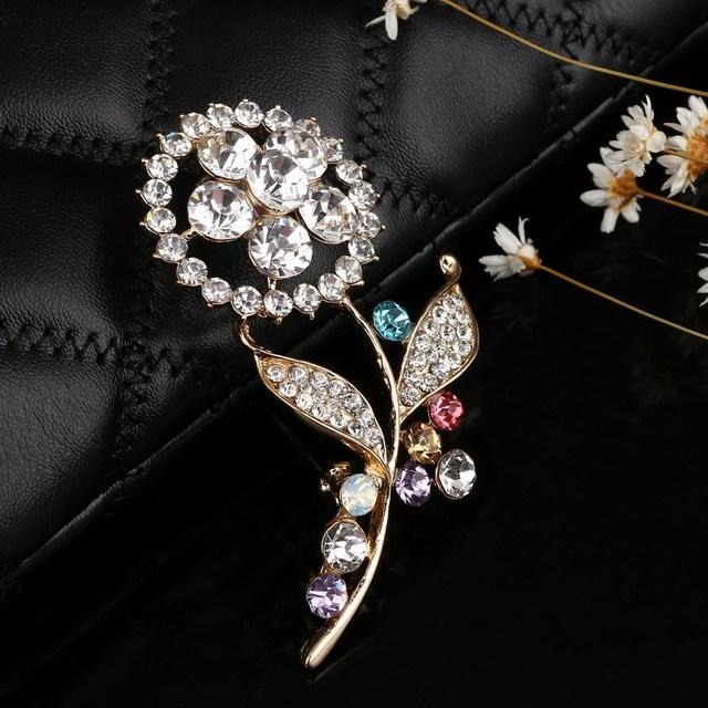 Hesiod Gold Tone Color Flowers Butterfly Leaves Crystal Stone Rhinestone Brooches Pins Nuptial Wedding Occasion Bridal Banquet Jewelry Pins Xmas
Hesiod Gold Tone Color Flowers Butterfly Leaves Crystal Stone Rhinestone Brooches Pins Nuptial Wedding Occasion Bridal Banquet Jewelry Pins Xmas