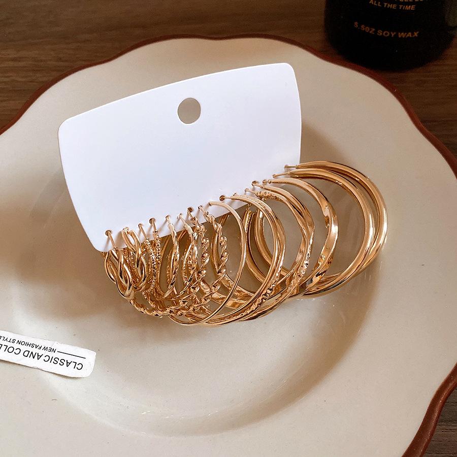 Silver needle geometric twist round simple fashion earrings set European and American temperament earrings light luxury high-end earrings women
Silver needle geometric twist round simple fashion earrings set European and American temperament earrings light luxury high-end earrings women