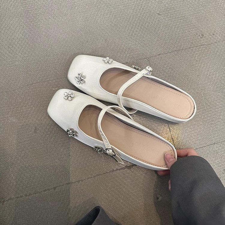 Полутапочки с цветком из страз, женские летние 2025 новинка, красивые французские полушлепанцы Мэри Джейн на плоской подошве 40
Полутапочки с цветком из страз, женские летние 2025 новинка, красивые французские полушлепанцы Мэри Джейн на плоской подошве 40