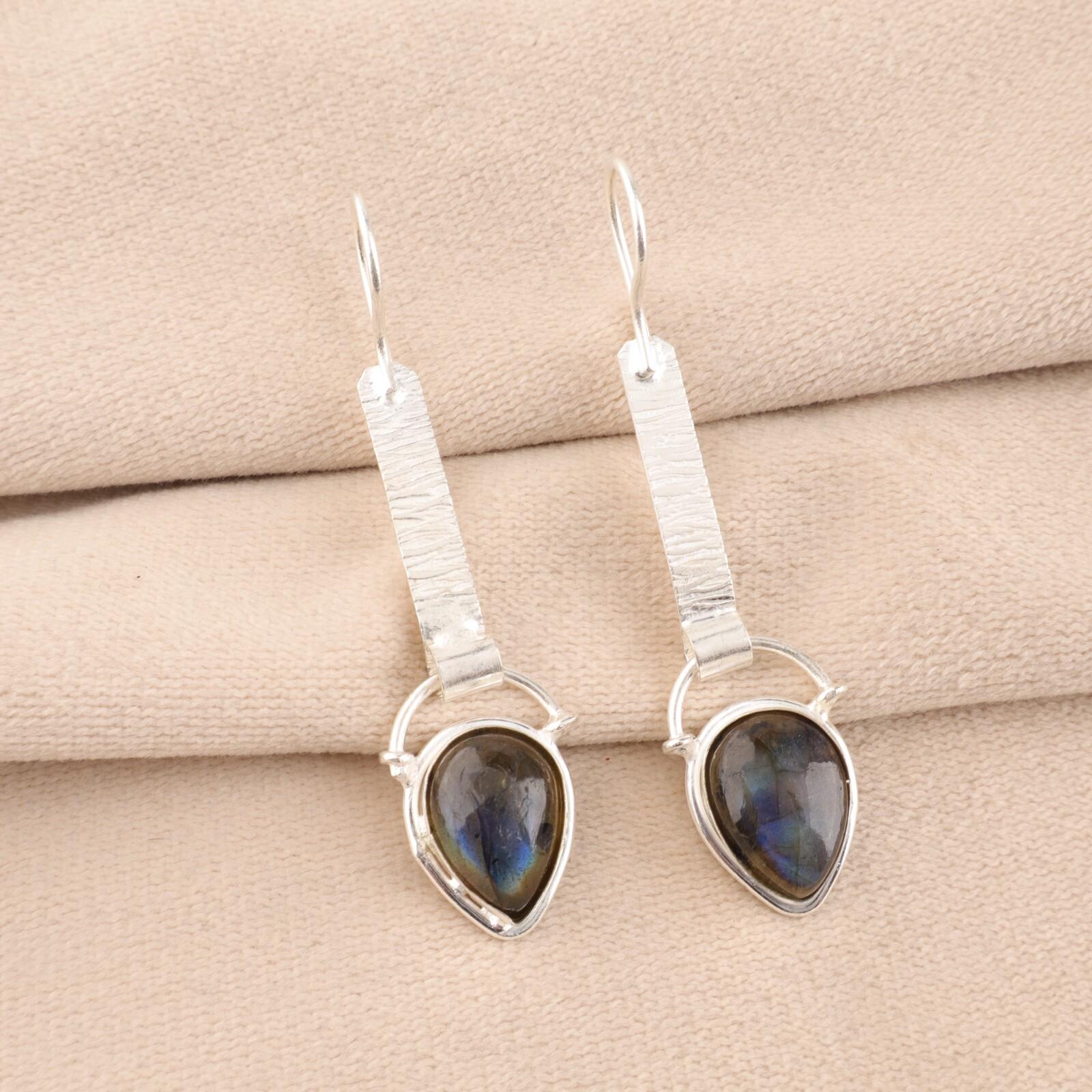 Natural Labradorite Gemstone 925 Sterling Silver Jewelry Handmade Earrings 2.3 EE-166-24
Natural Labradorite Gemstone 925 Sterling Silver Jewelry Handmade Earrings 2.3 EE-166-24