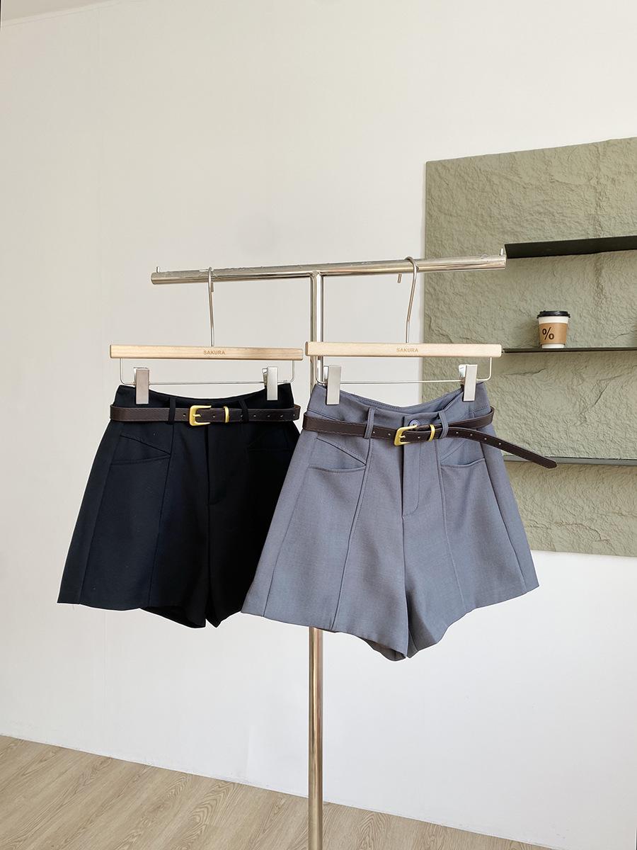 Женские шорты цвета хаки с завышенной талией А-силуэта - Корейский стиль, Стройнящие, Мода лето 2025 L
Женские шорты цвета хаки с завышенной талией А-силуэта - Корейский стиль, Стройнящие, Мода лето 2025 L