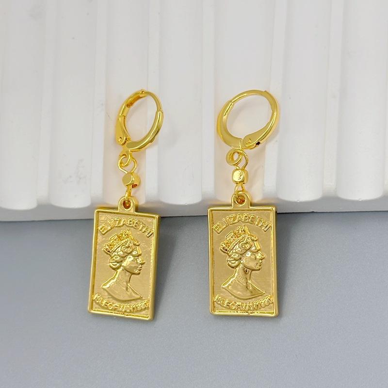 Manufacturer Supply Vintage Queen Elizabeth Embossed Earrings Geometric Square Brand Ear Buckle Earrings Spot золотий
Manufacturer Supply Vintage Queen Elizabeth Embossed Earrings Geometric Square Brand Ear Buckle Earrings Spot золотий