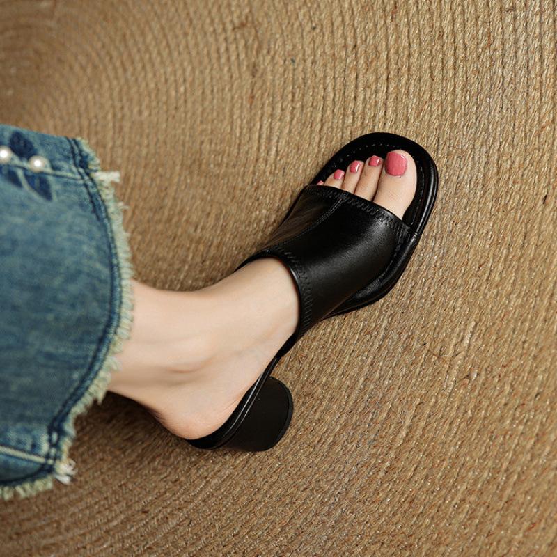 Летние женские шлепанцы на один палец кожаные новые шлепанцы на высоком каблуке женские новые повседневные крутые шлепанцы квадратный носок педаль 40 чёрный
Летние женские шлепанцы на один палец кожаные новые шлепанцы на высоком каблуке женские новые повседневные крутые шлепанцы квадратный носок педаль 40 чёрный