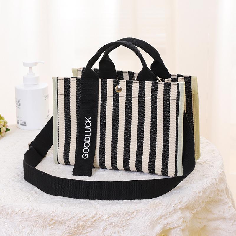 Faionable Striped Large Capaci Handbag for Youth Sle Casual Canvas Tote Bag Waterproof Commuter Crossbody Bag 27.5 x 15 x 20CM
Faionable Striped Large Capaci Handbag for Youth Sle Casual Canvas Tote Bag Waterproof Commuter Crossbody Bag 27.5 x 15 x 20CM