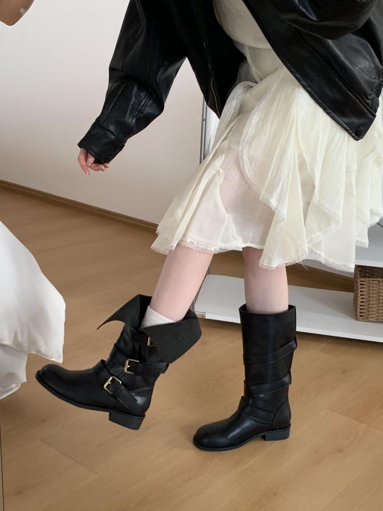 French retro thick-soled high knight boots women s 2025 autumn new Korean version temperament fashion suede thin short boots 39 чёрный
French retro thick-soled high knight boots women s 2025 autumn new Korean version temperament fashion suede thin short boots 39 чёрный