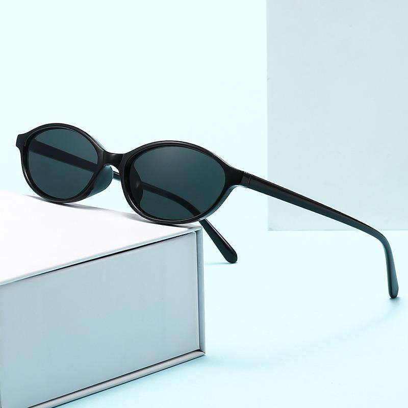 Retro Oval Frame Sunglasses Fashion Women Trendy Small Frame Sunglasses Cat Eyes Punk Sunshade Sun Protection UV400 Glasses
Retro Oval Frame Sunglasses Fashion Women Trendy Small Frame Sunglasses Cat Eyes Punk Sunshade Sun Protection UV400 Glasses