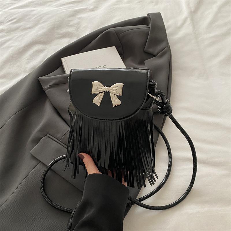 New trend design fringed personalized design large capacity shoulder crossbody mobile phone small square women s bag
New trend design fringed personalized design large capacity shoulder crossbody mobile phone small square women s bag