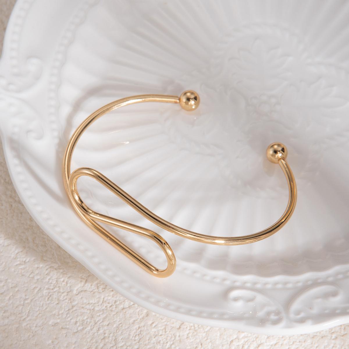 Design Sense Gold Silk Spiral Multi-Layer Bracelet Necklace, Light Luxury High Sense Metal Style Fashion Jewelry Women
Design Sense Gold Silk Spiral Multi-Layer Bracelet Necklace, Light Luxury High Sense Metal Style Fashion Jewelry Women