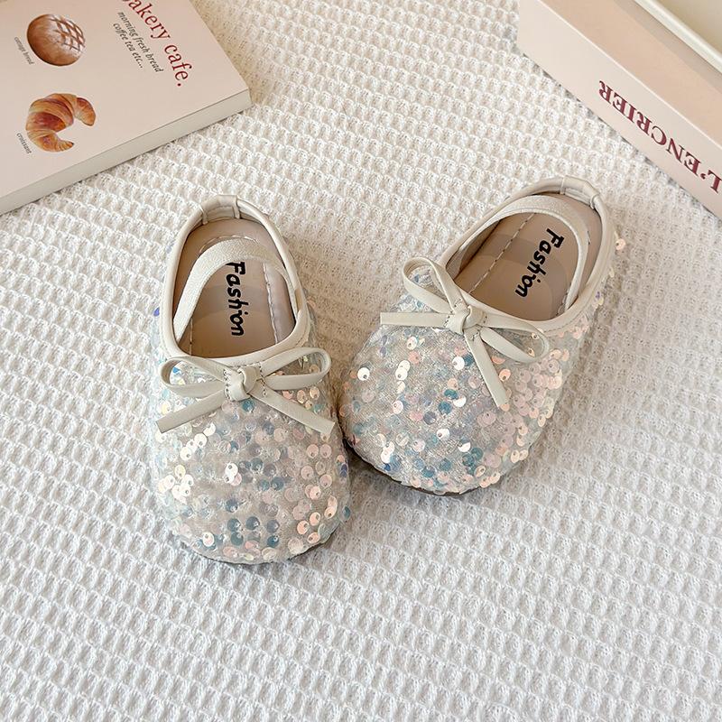 Girls closed-toe slippers, new summer style, sequined princess shoes for girls, suitable for home and outdoor wear, stylish and trendy for toddlers 28 бежевий
Girls closed-toe slippers, new summer style, sequined princess shoes for girls, suitable for home and outdoor wear, stylish and trendy for toddlers 28 бежевий