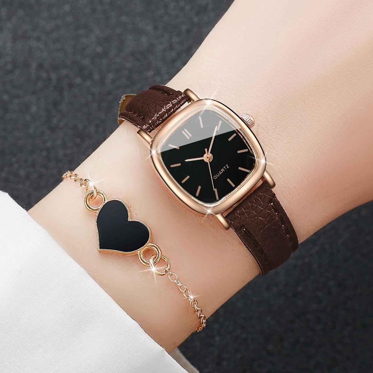 2PCS/Set Fashion Square Women Watch Leather Band Quartz Watches Heart Bracelet Set 2PCS Set Without Box
2PCS/Set Fashion Square Women Watch Leather Band Quartz Watches Heart Bracelet Set 2PCS Set Without Box