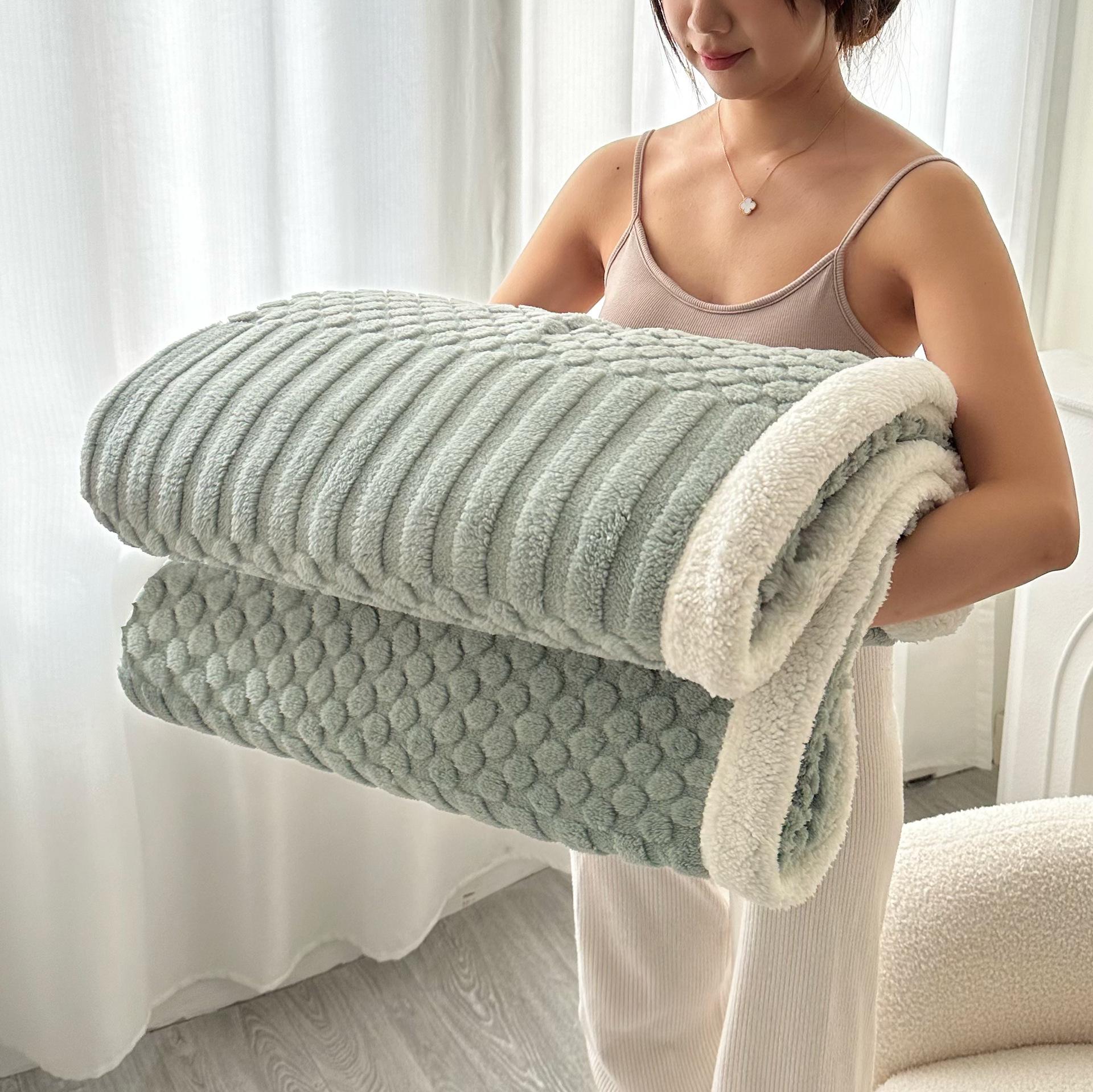 Двухслойный тафтовый флисовый диванный плед-одеяло с вертикальной полоской 150x200cm Blanket ~1.2kg
Двухслойный тафтовый флисовый диванный плед-одеяло с вертикальной полоской 150x200cm Blanket ~1.2kg