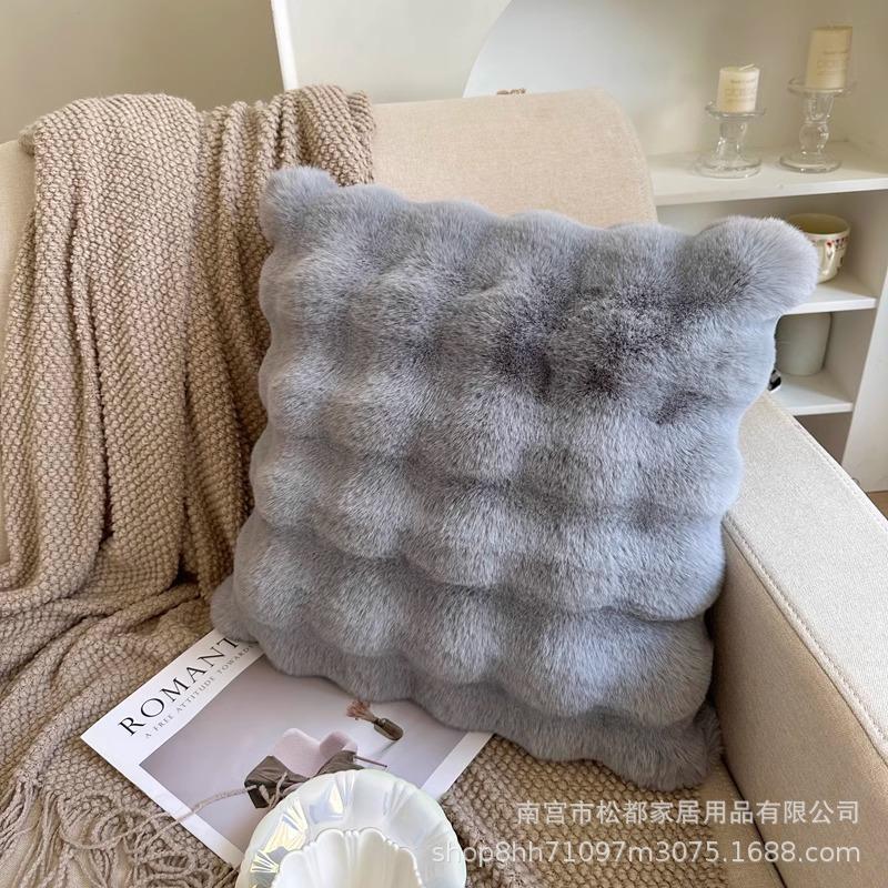 Removable and Washable Includes Pillow Insert Faux Rabbit Fur Bedroom Pillow Solid Color Living Room Sofa Cushion Home Decor 30x50cm сірий колір
Removable and Washable Includes Pillow Insert Faux Rabbit Fur Bedroom Pillow Solid Color Living Room Sofa Cushion Home Decor 30x50cm сірий колір