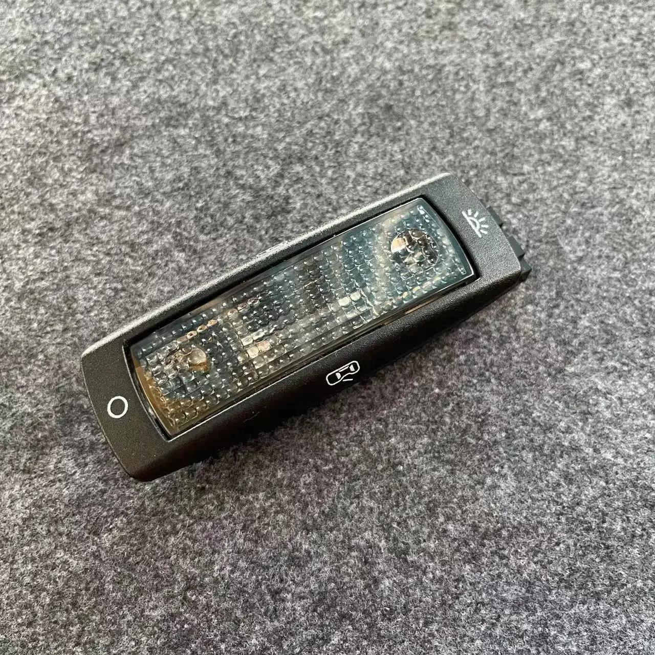 Black Rear Reading Map Dome Light Ceiling Lamp 3B0947291 For VW Golf Passat 1998-2005 Beetle 1999-2010 Bora Superb Leon 1PCS
Black Rear Reading Map Dome Light Ceiling Lamp 3B0947291 For VW Golf Passat 1998-2005 Beetle 1999-2010 Bora Superb Leon 1PCS