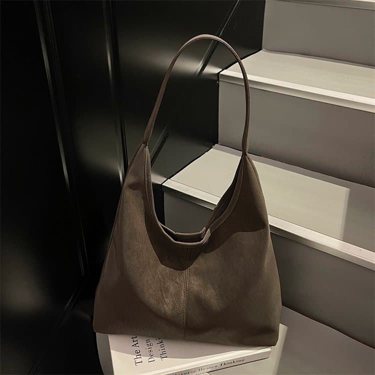 Новая женская модная сумка подмышку, сумка на плечо 34*11*26cm темно-коричневого
Новая женская модная сумка подмышку, сумка на плечо 34*11*26cm темно-коричневого