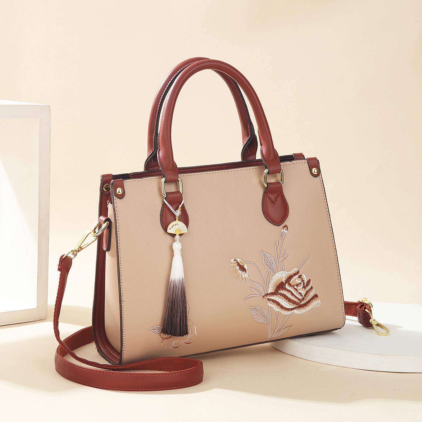 Подарочная сумка 2025 новая женская сумка сумка через плечо на день рождения для среднего возраста с чувством высокого класса большая вместимость на плечо женская сумка