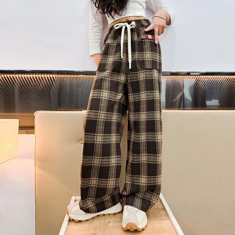 Брюки в клетку с высокой талией и широкими штанинами для девочек 2025 – на флисовой подкладке, повседневный корейский стиль для детей 120
Брюки в клетку с высокой талией и широкими штанинами для девочек 2025 – на флисовой подкладке, повседневный корейский стиль для детей 120