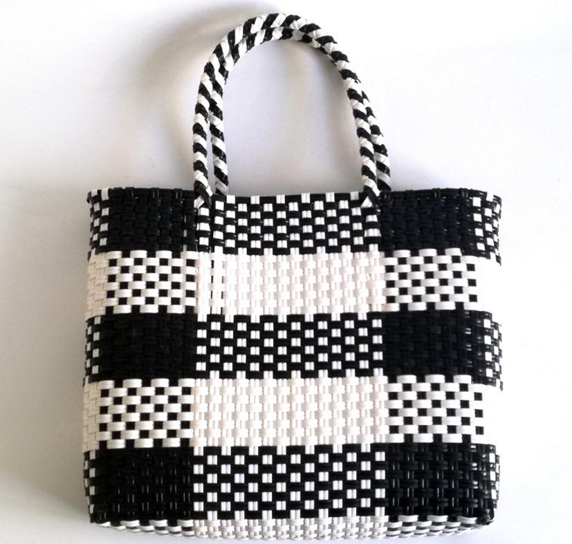 Summer big handbags Handmade plastic Beach Bag Basket Bags Rural Countryside Vacation Totes Waterproof woven shopping bag small
Summer big handbags Handmade plastic Beach Bag Basket Bags Rural Countryside Vacation Totes Waterproof woven shopping bag small