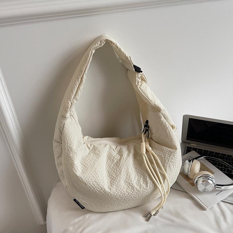 New Mo Bag Nyl Hobo Shoulder Crossbody Bag Lightweight Large Capacity Casual Tote for Women Trendy Grid Design белый
New Mo Bag Nyl Hobo Shoulder Crossbody Bag Lightweight Large Capacity Casual Tote for Women Trendy Grid Design белый
