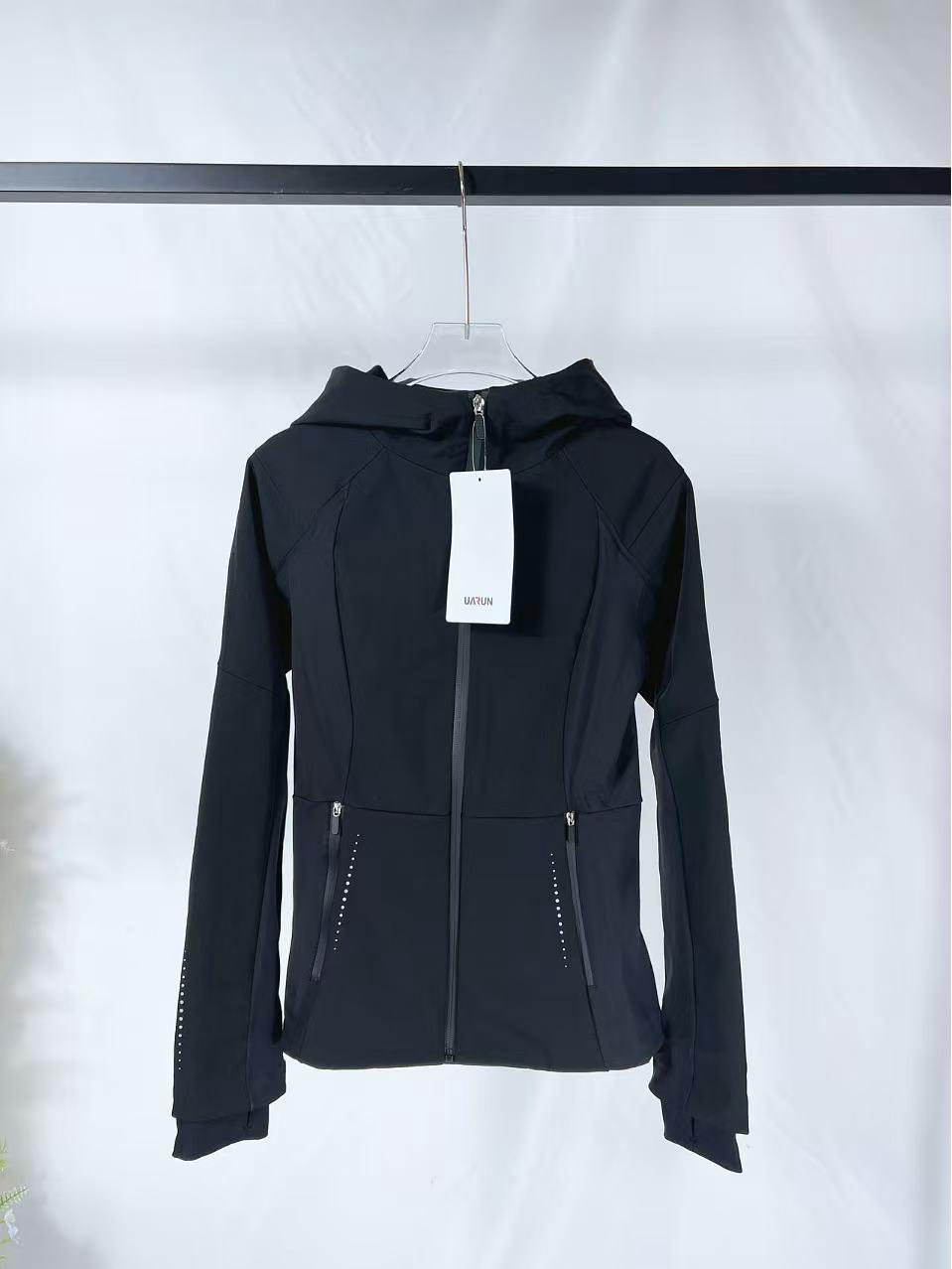 Women s Waterproof Hooded Softshell Fleece Jacket - Waist-Cinched Slim Fit Sportswear for Outdoor Activities S
Women s Waterproof Hooded Softshell Fleece Jacket - Waist-Cinched Slim Fit Sportswear for Outdoor Activities S