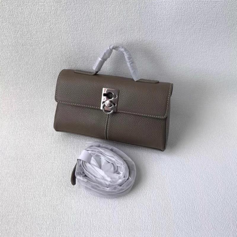 Сумка через плечо из натуральной кожи для женщин, классический стиль из коровьей кожи, минималистичная сумка из гальки, роскошный дизайн, высокое качество
Сумка через плечо из натуральной кожи для женщин, классический стиль из коровьей кожи, минималистичная сумка из гальки, роскошный дизайн, высокое качество