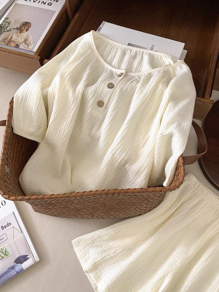 ins simple style solid color pajamas women s summer round neck short-sleeved shorts set girl casual loose loungewear S
ins simple style solid color pajamas women s summer round neck short-sleeved shorts set girl casual loose loungewear S