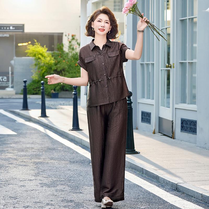 2026 Summer Shirt Collar Casual Suit for Moms: Stylish Short Sleeve Two-Piece Set for Middle-Aged Women 4XL (140-155 lbs)
2026 Summer Shirt Collar Casual Suit for Moms: Stylish Short Sleeve Two-Piece Set for Middle-Aged Women 4XL (140-155 lbs)
