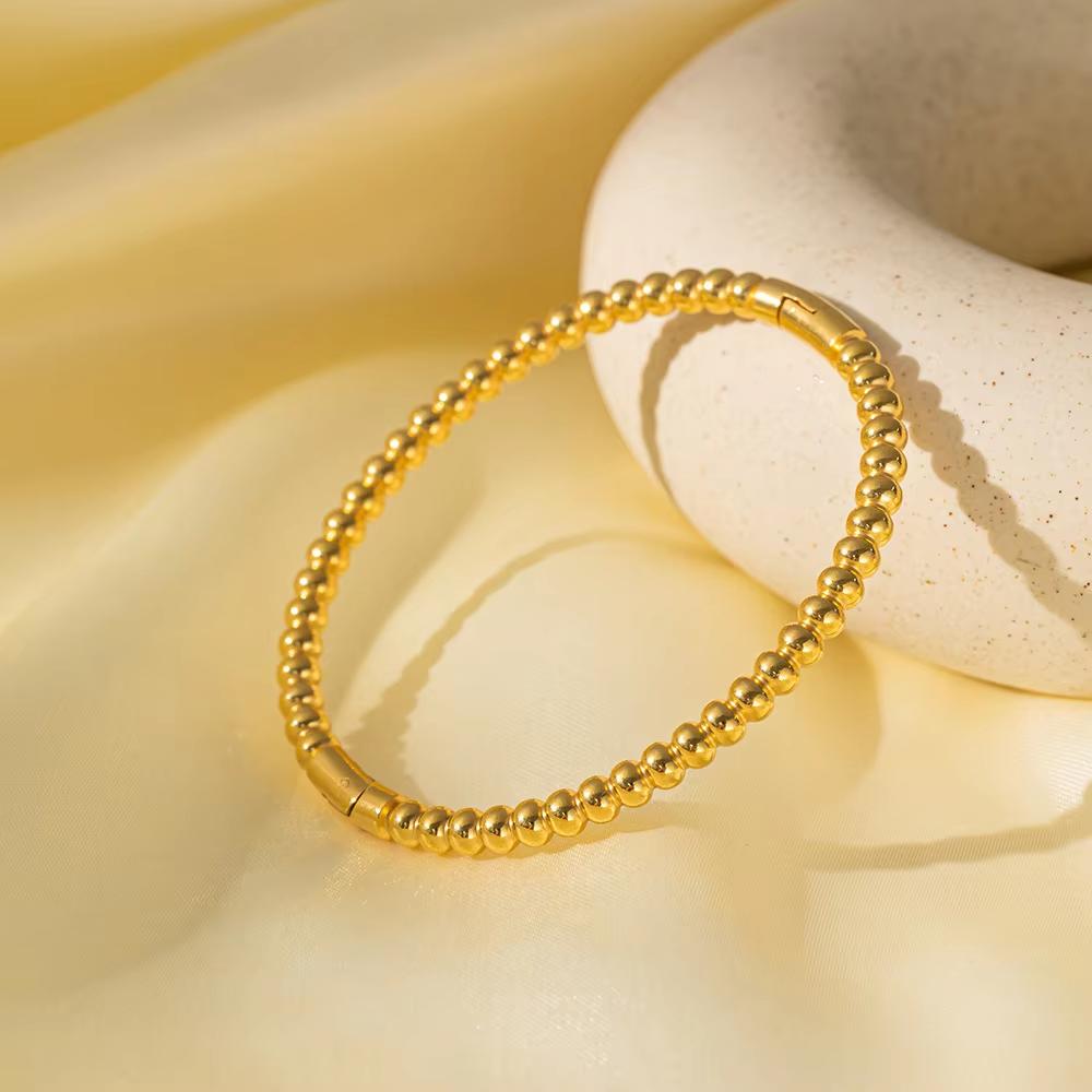 CARLIDANA Simple Stainless Steel Gold Color Bamboo Joint BanglesTrend Bracelet For Women Men Romantic Party Gift Fashion Jewelry
CARLIDANA Simple Stainless Steel Gold Color Bamboo Joint BanglesTrend Bracelet For Women Men Romantic Party Gift Fashion Jewelry
