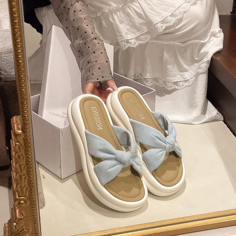 2025 new thick-soled cool slippers women s summer wear high-end cross-belt fashion word casual seaside beach shoes 35
2025 new thick-soled cool slippers women s summer wear high-end cross-belt fashion word casual seaside beach shoes 35