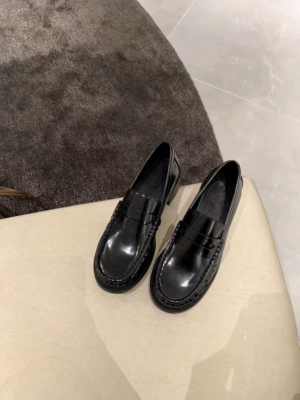 Fashion NEW Female Shoes Women Fashion Mary Janes Round Toe Flats Loafers Oxfords Platform Casual Buckle Ladies Heels Black 35
Fashion NEW Female Shoes Women Fashion Mary Janes Round Toe Flats Loafers Oxfords Platform Casual Buckle Ladies Heels Black 35