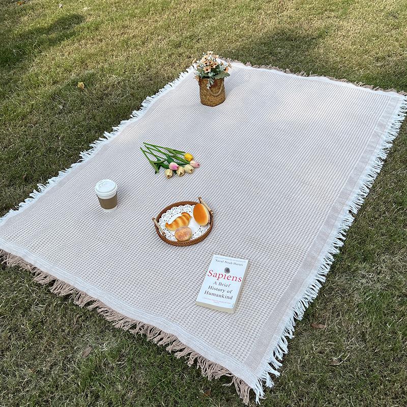 Camping Picnic Blanket Outdoor Lawn Mat Camping Equipment Picnic Cloth Tablecloth Moisture-proof Picnic Mat Tent Blanket 90x90cm хакі
Camping Picnic Blanket Outdoor Lawn Mat Camping Equipment Picnic Cloth Tablecloth Moisture-proof Picnic Mat Tent Blanket 90x90cm хакі