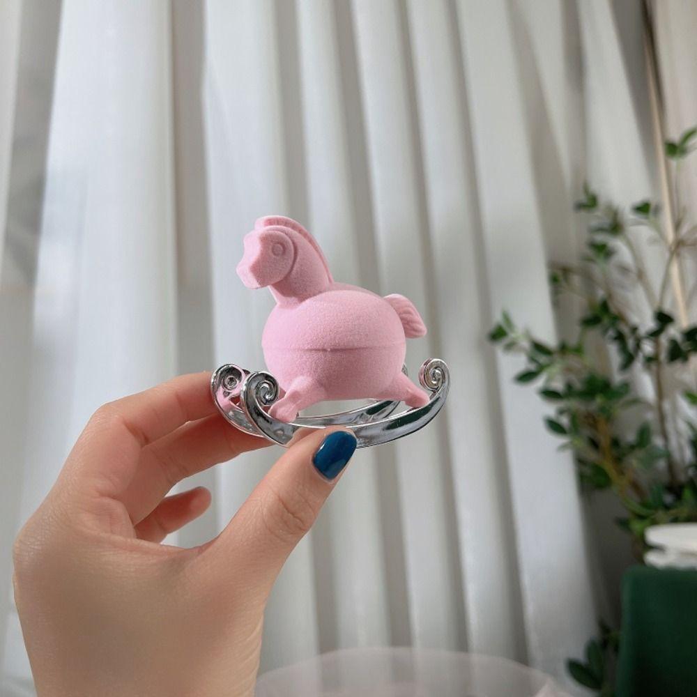 Organizer Ring Bearer Box Pink Horse Shaped Jewelry Packaging Box Rings Display Holder Gifts розовый
Organizer Ring Bearer Box Pink Horse Shaped Jewelry Packaging Box Rings Display Holder Gifts розовый