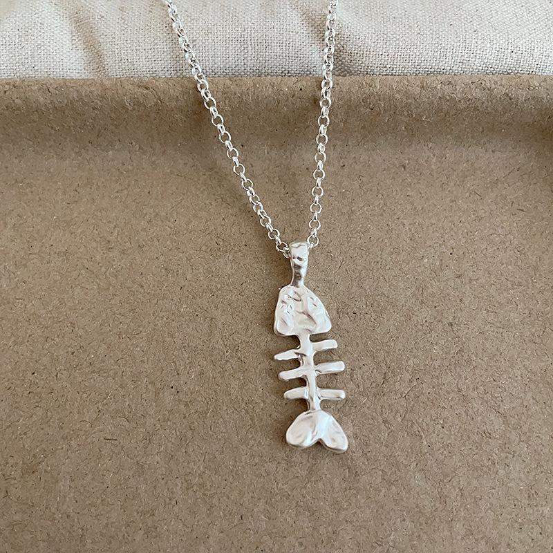 Women Vintage Necklaces Real Gold Silver Plated Copper Chain Choker Matte Metal Oval Starburst Fish Bone Pendant Jewelry
Women Vintage Necklaces Real Gold Silver Plated Copper Chain Choker Matte Metal Oval Starburst Fish Bone Pendant Jewelry