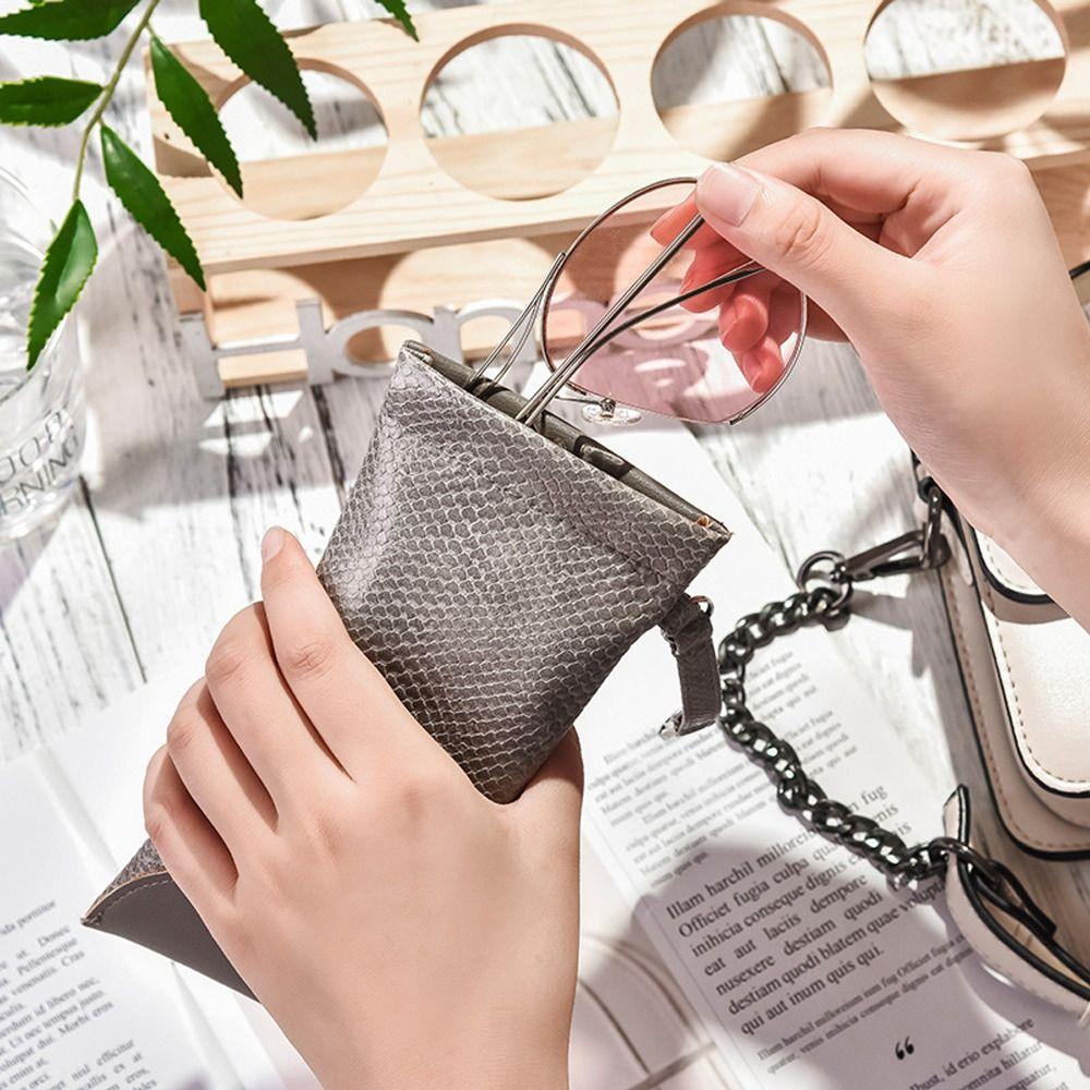 Automatic Closed PU Leather Glasses Bag Velvet Lining Eyeglasses Holder Outdoor рожевий
Automatic Closed PU Leather Glasses Bag Velvet Lining Eyeglasses Holder Outdoor рожевий