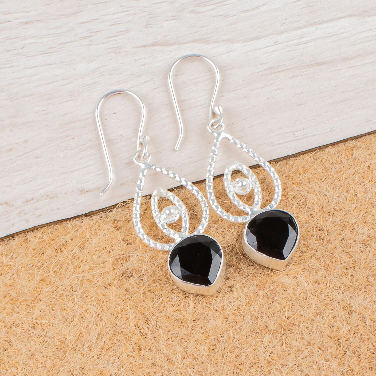 Rare Black Onyx Gemstone 925 Sterling Silver Handmade Drop/Dangle Earrings 2.00 EE-32-13
Rare Black Onyx Gemstone 925 Sterling Silver Handmade Drop/Dangle Earrings 2.00 EE-32-13