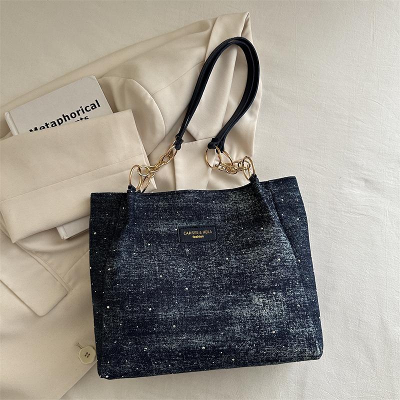 Модная простая темпераментная сумка большой вместимости 2025 весна новая универсальная ins сумка-тоут на плечо под мышкой темно-синий
Модная простая темпераментная сумка большой вместимости 2025 весна новая универсальная ins сумка-тоут на плечо под мышкой темно-синий