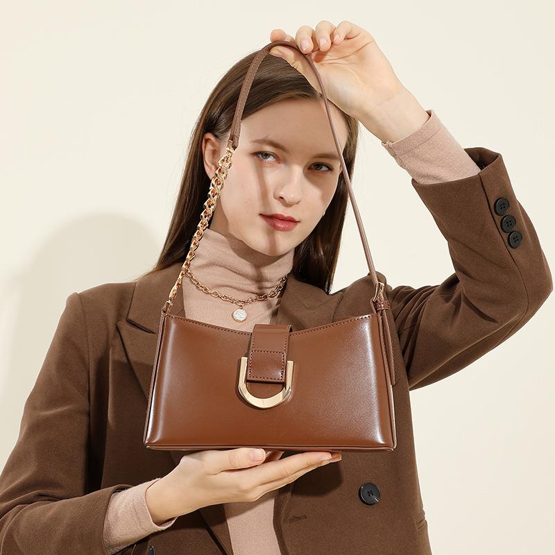 Spring Fashion Cowhide Bag for Women with High End Underarm Commuting Bag New Daily One Shoulder Crossbody Bag for Women 24*7*12
Spring Fashion Cowhide Bag for Women with High End Underarm Commuting Bag New Daily One Shoulder Crossbody Bag for Women 24*7*12