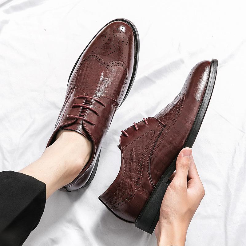 Men s business dress pointed leather shoes Brock flower British red lace-up wedding new leather shoes 38 чёрный
Men s business dress pointed leather shoes Brock flower British red lace-up wedding new leather shoes 38 чёрный