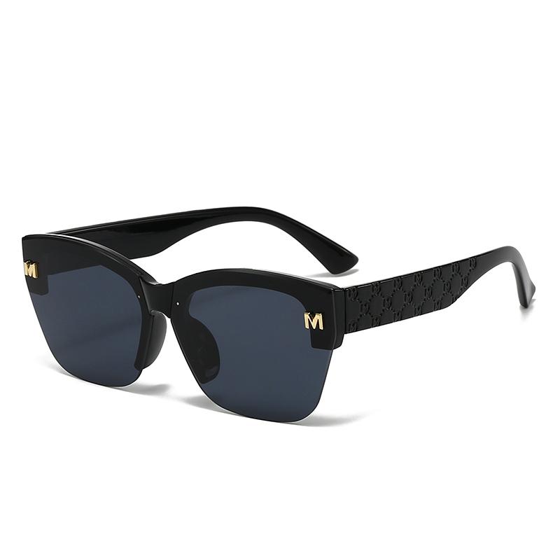 Fashion Brand Luxury Designer Sunglasses Women M Letter Oversized Vintage Shades Glasses Elegant Outdoor Trendy Sunglasses
Fashion Brand Luxury Designer Sunglasses Women M Letter Oversized Vintage Shades Glasses Elegant Outdoor Trendy Sunglasses