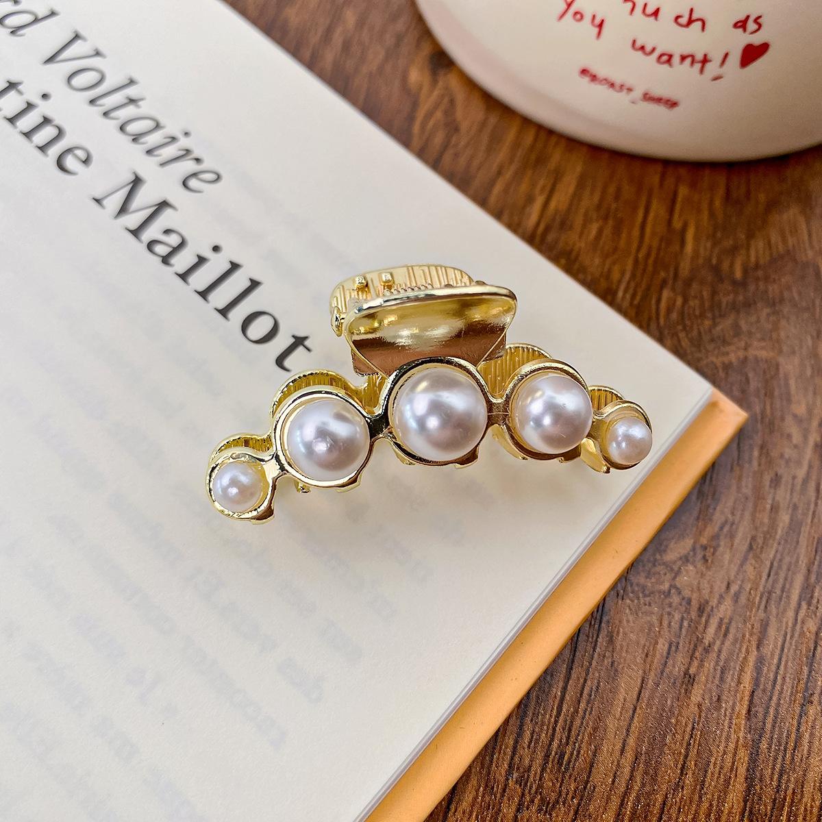 Маленькая заколка для волос Pearl Rhinaute, женская сетчатая заколка для знаменитостей, нежный высокий зажим для хвоста, корейская расширенная заколка для волос с боковым разрезом, головной убор
Маленькая заколка для волос Pearl Rhinaute, женская сетчатая заколка для знаменитостей, нежный высокий зажим для хвоста, корейская расширенная заколка для волос с боковым разрезом, головной убор