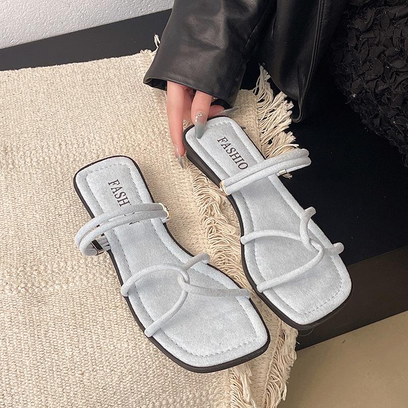 2025 spring and summer new fashionable simple strap cross one-word outer wear low heel cool slippers women s shoes tide 35 жёлтый
2025 spring and summer new fashionable simple strap cross one-word outer wear low heel cool slippers women s shoes tide 35 жёлтый