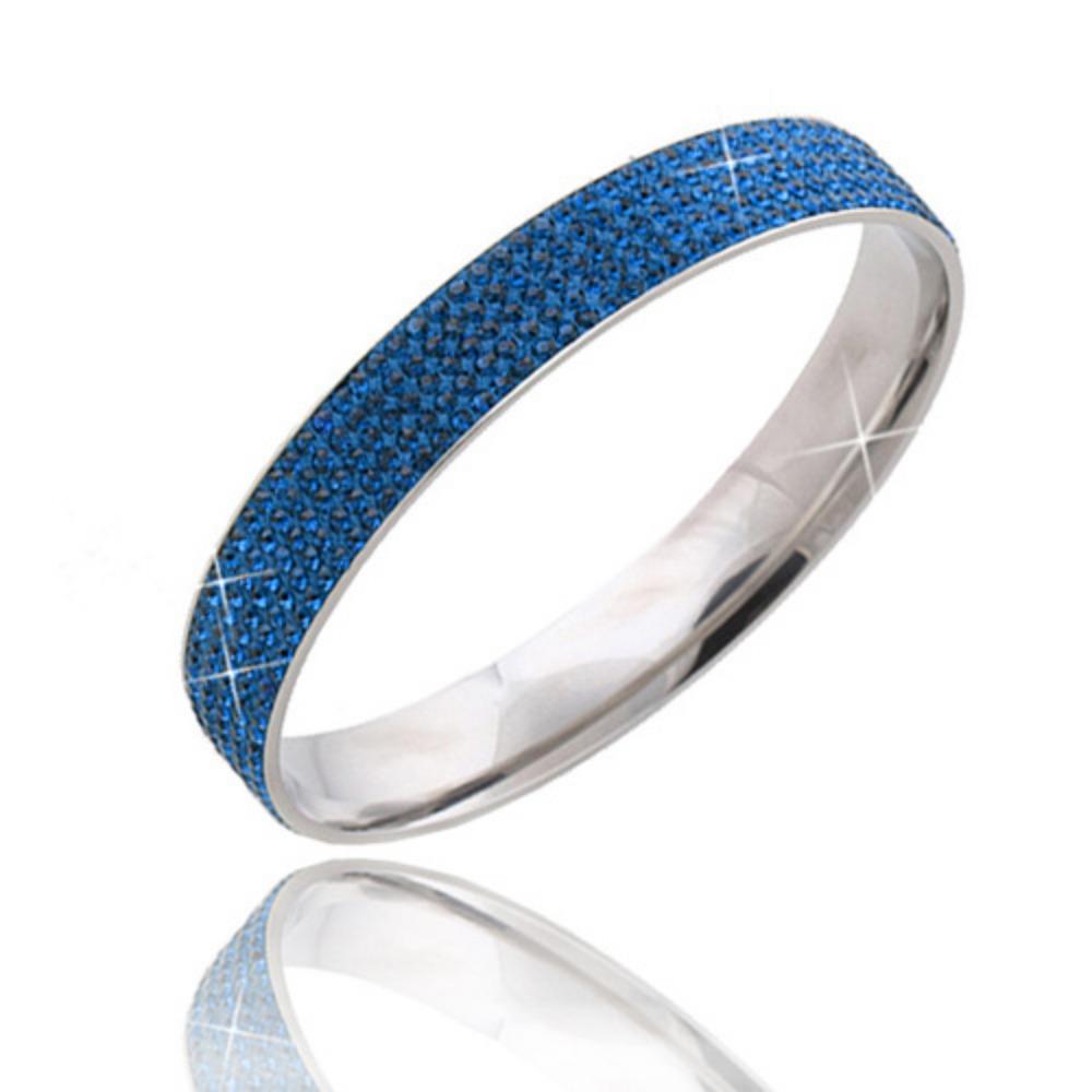 Новый простой женский пятирядный плоский браслет из титановой стали с цирконием
Новый простой женский пятирядный плоский браслет из титановой стали с цирконием