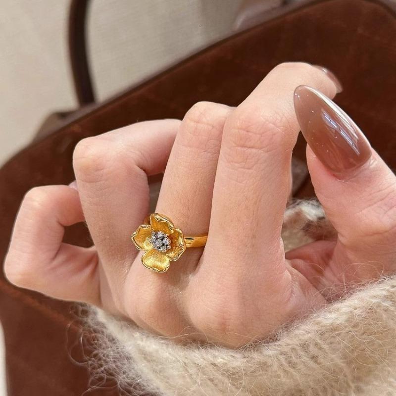 Classic charms Chinese style inlaid diamond brushed small flowers Ring retro light luxury rings for women wedding jewelry resizable золотой
Classic charms Chinese style inlaid diamond brushed small flowers Ring retro light luxury rings for women wedding jewelry resizable золотой