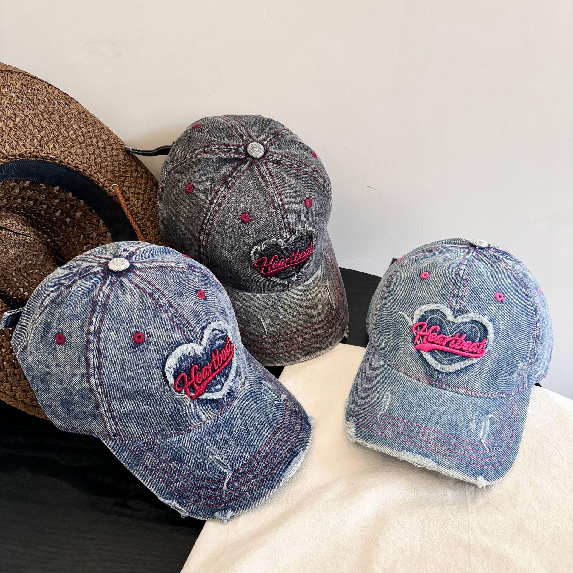 New old ripped love letter embroidered baseball cap children s fashion trend versatile cute sun hat M(56-58cm) світло-синій колір
New old ripped love letter embroidered baseball cap children s fashion trend versatile cute sun hat M(56-58cm) світло-синій колір