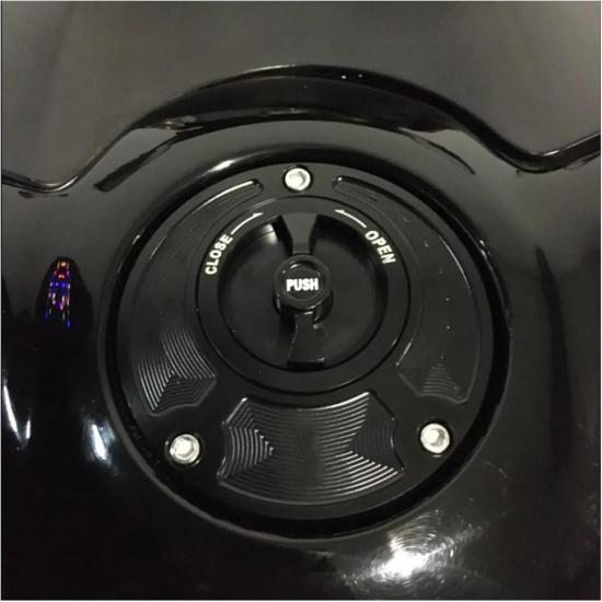 Motorcycle Fuel Tank Cap Cover Fit for Ducati Fit for Monster SuperSports 1098 S/R 748 916 996 998 848 Accessories(Silver and Red) Black and Red
Motorcycle Fuel Tank Cap Cover Fit for Ducati Fit for Monster SuperSports 1098 S/R 748 916 996 998 848 Accessories(Silver and Red) Black and Red