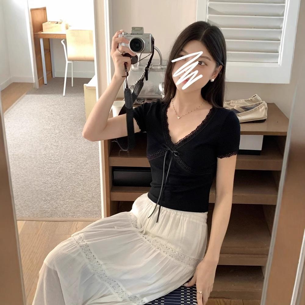 Женский кружевной трикотажный топ с V-образным вырезом и короткими рукавами - Y2K Лето 2025, Облегающий дизайн с бантом One size (up to 125 lbs) чёрный
Женский кружевной трикотажный топ с V-образным вырезом и короткими рукавами - Y2K Лето 2025, Облегающий дизайн с бантом One size (up to 125 lbs) чёрный