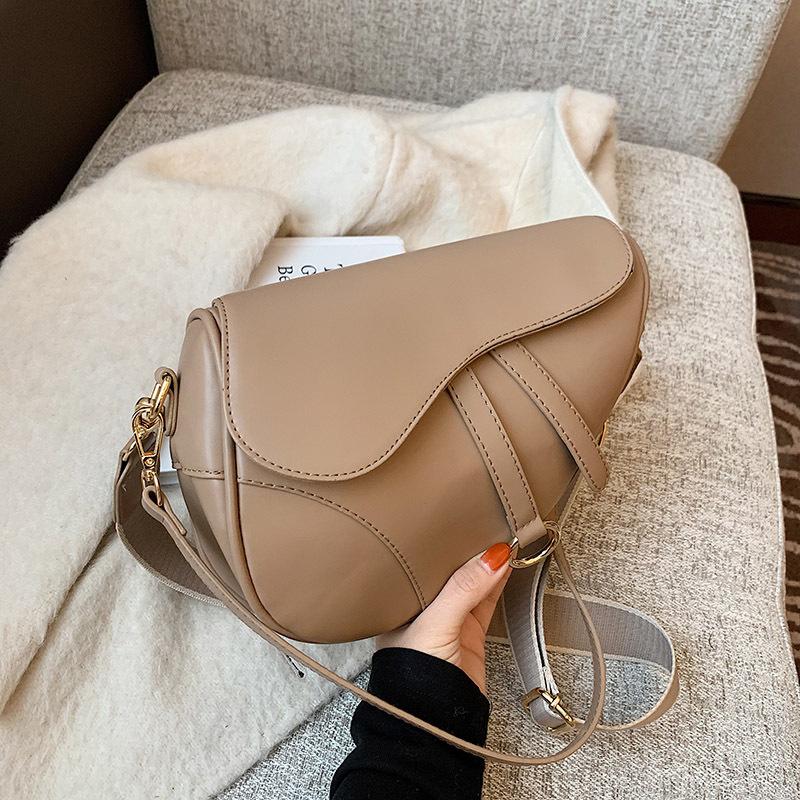 Женская одиночная сумка на плечо Ретро сумка для седла Мода Кожаные сумки Crossbody 
Женская одиночная сумка на плечо Ретро сумка для седла Мода Кожаные сумки Crossbody