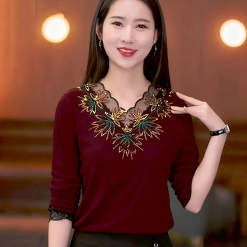 Elegant Autumn/Winter V-Neck Lace Top with Embroidery and Rhinestones: Age-Reducing, Tummy-Concealing, Warm Layer for Middle-Aged and Elderly. 5XL вина червоного кольору
Elegant Autumn/Winter V-Neck Lace Top with Embroidery and Rhinestones: Age-Reducing, Tummy-Concealing, Warm Layer for Middle-Aged and Elderly. 5XL вина червоного кольору